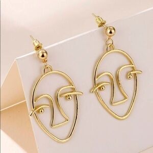 3/$30 💛 Abstract Face Earrings